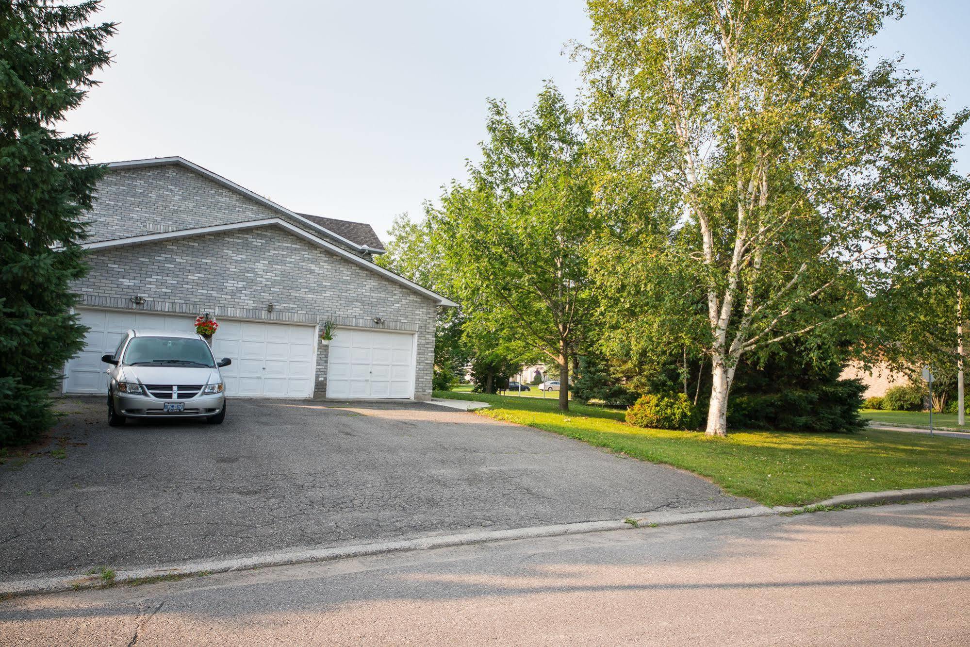 High Trees Bed & Breakfast Hotel Ottawa Exterior photo